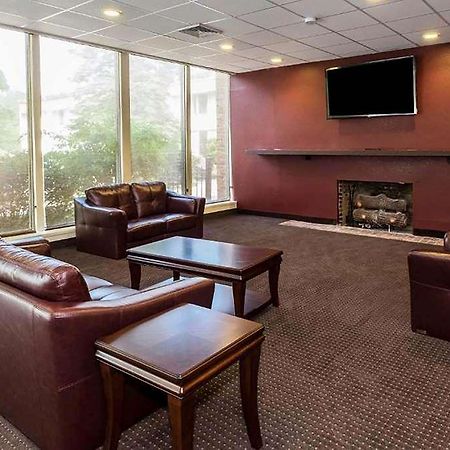 Days Inn By Wyndham Williamsport Interior photo